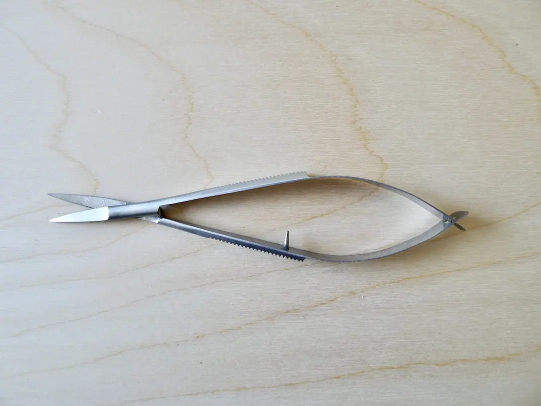 Mini ciseaux 'pince' droits ou courbes – Image 4