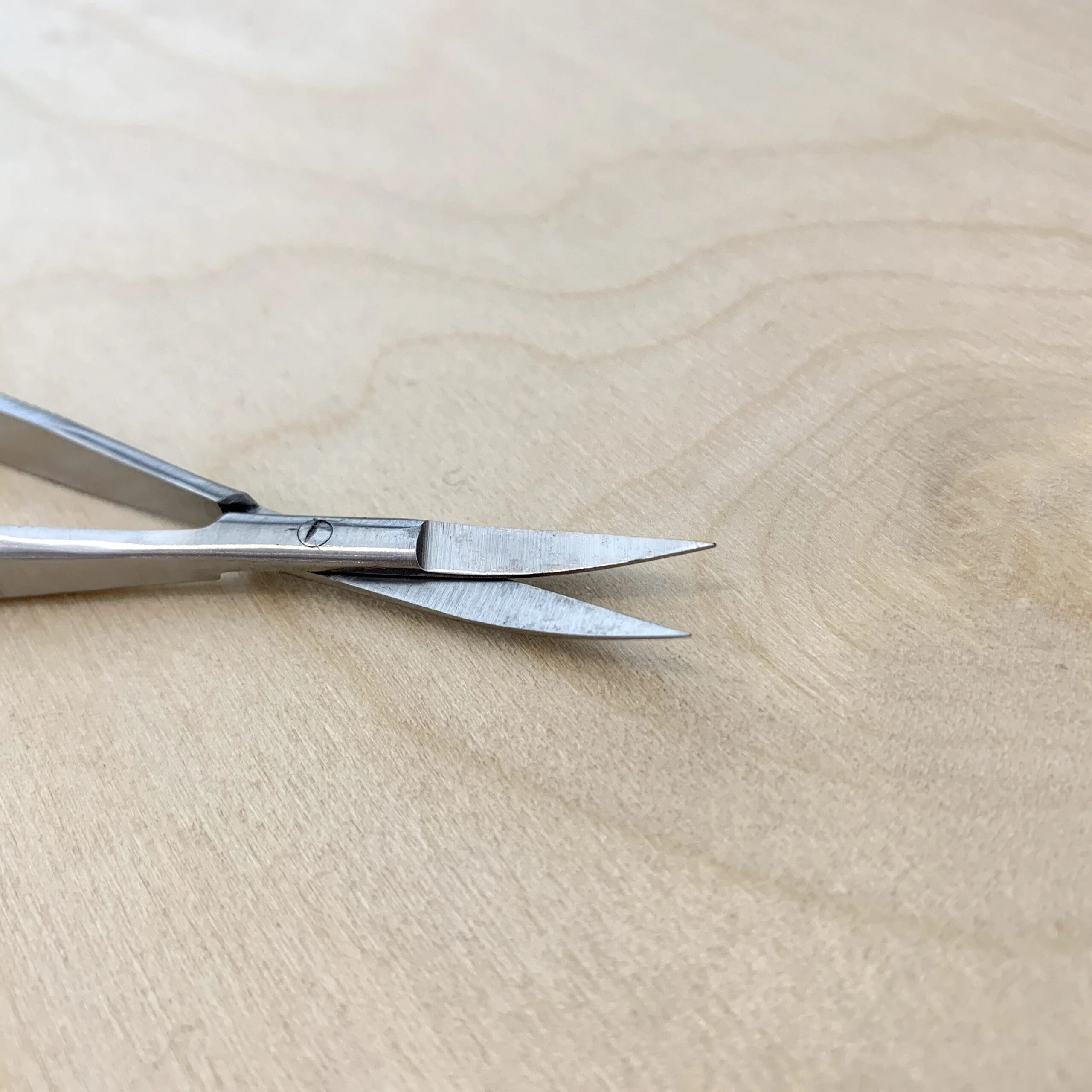 Mini ciseaux 'pince' droits ou courbes – Image 5