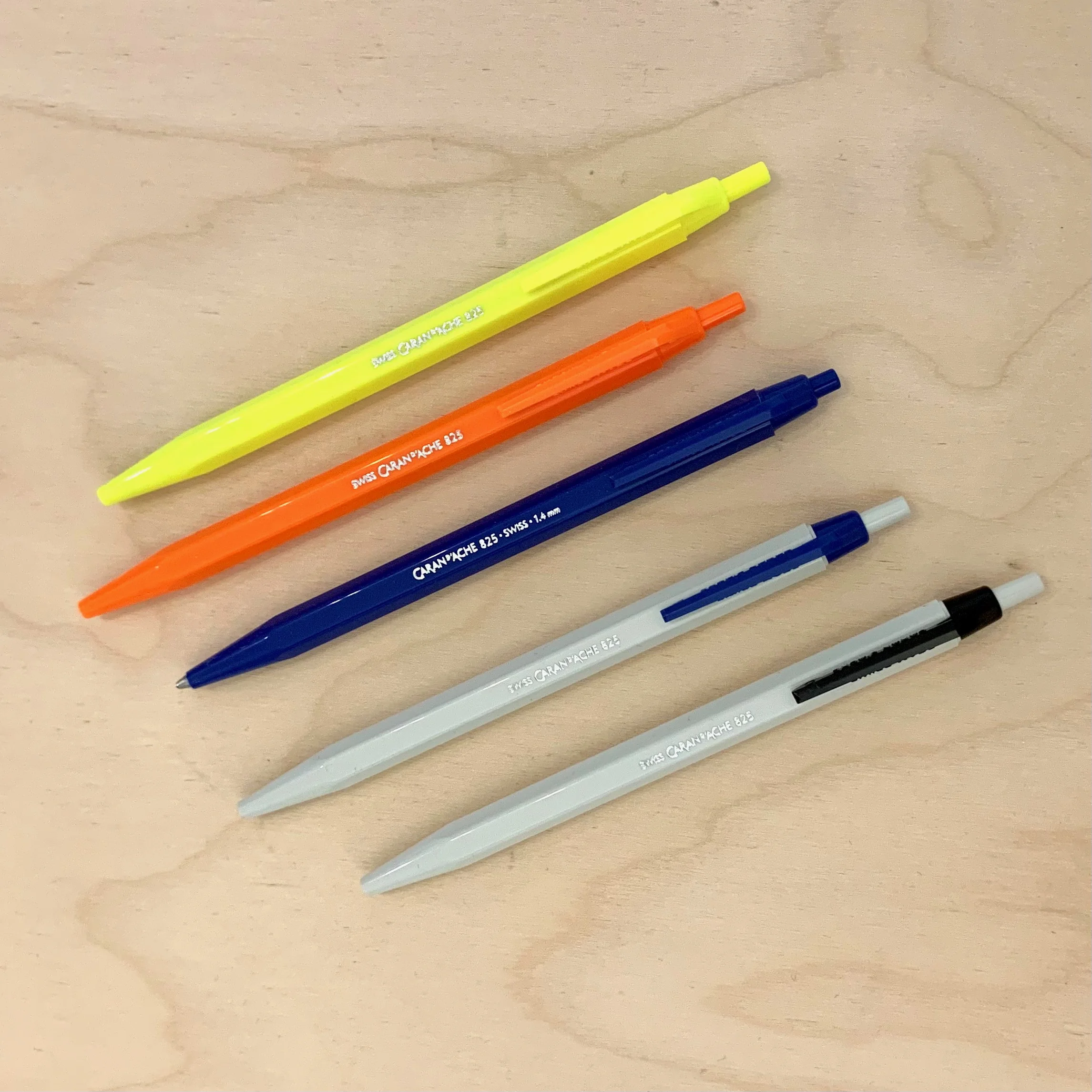 Stylo-bille Caran d'Ache 825