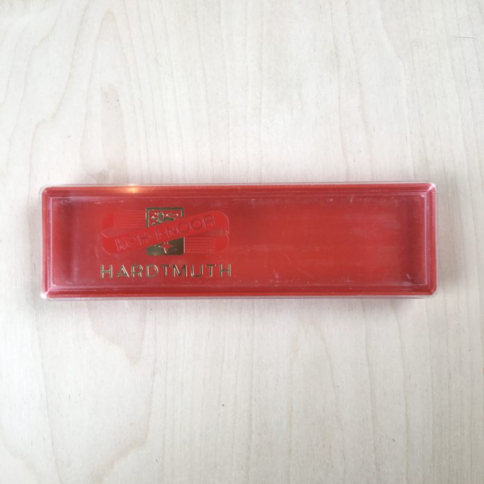 Boîte en plastique Koh-I-Noor vintage – Image 3
