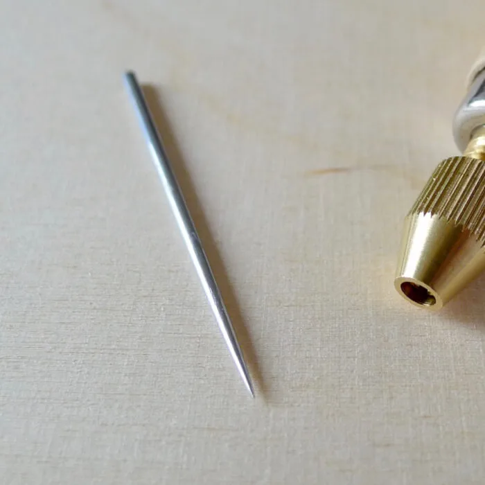 Pointe de rechange pour poinçon de reliure