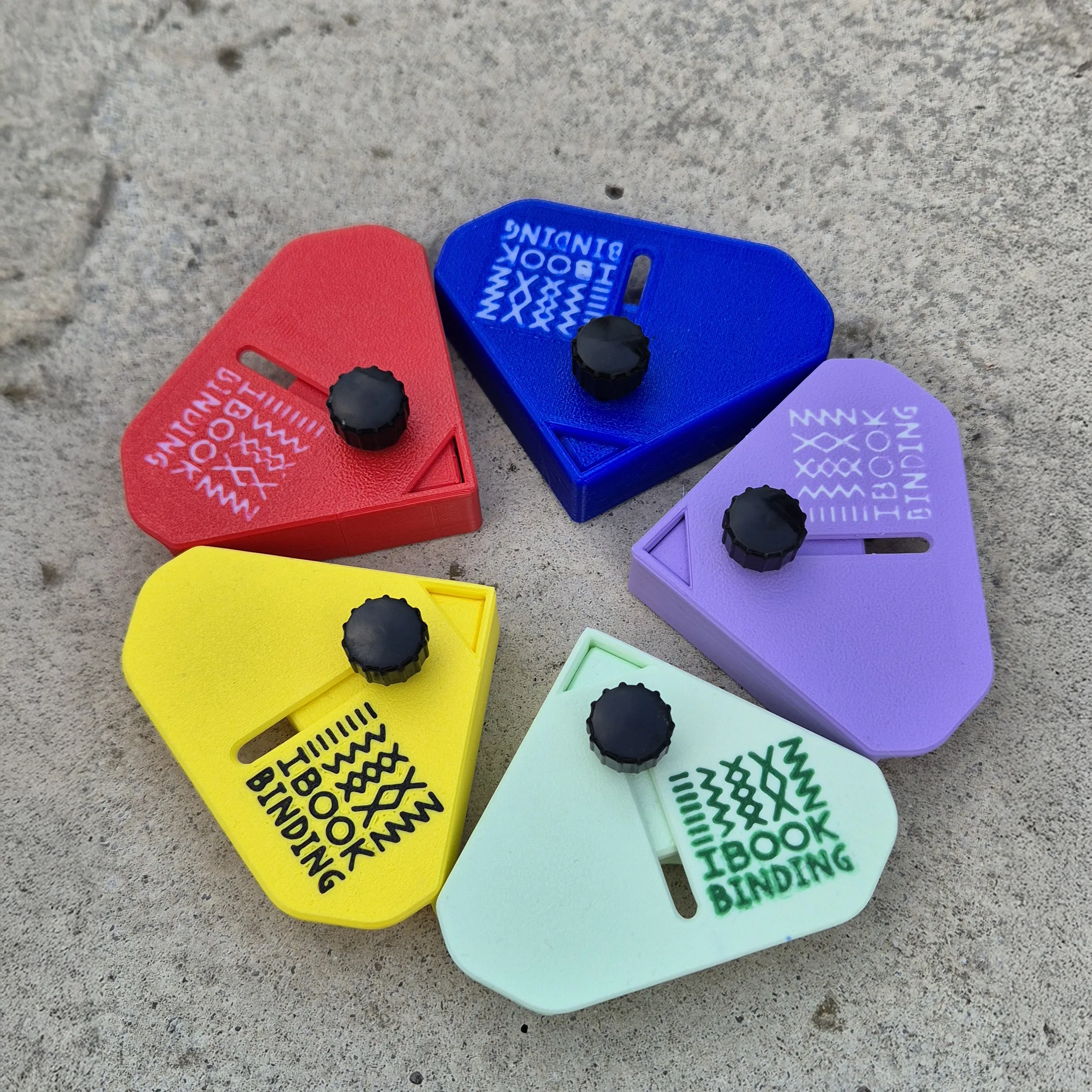 Pince de coin, 90° - nouvelles couleurs en précommande