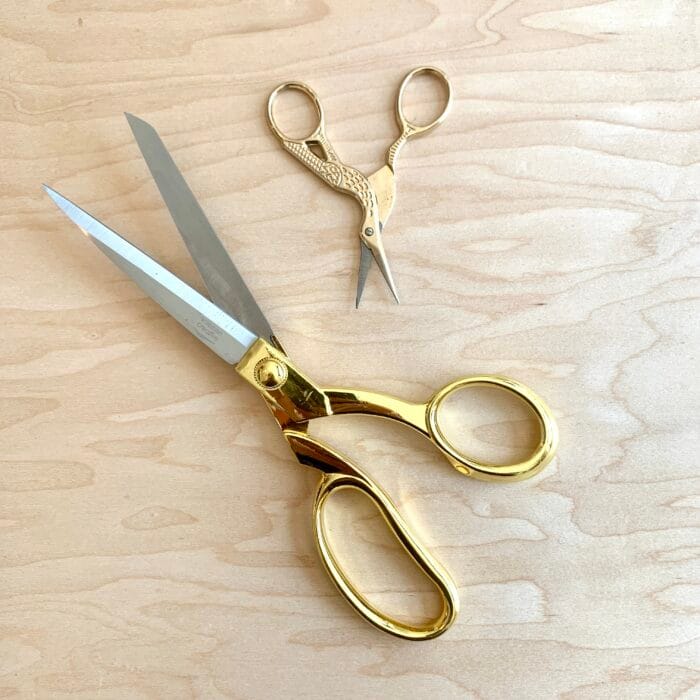 Duo de ciseaux dorés